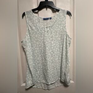 Women’s APT 9 blouse